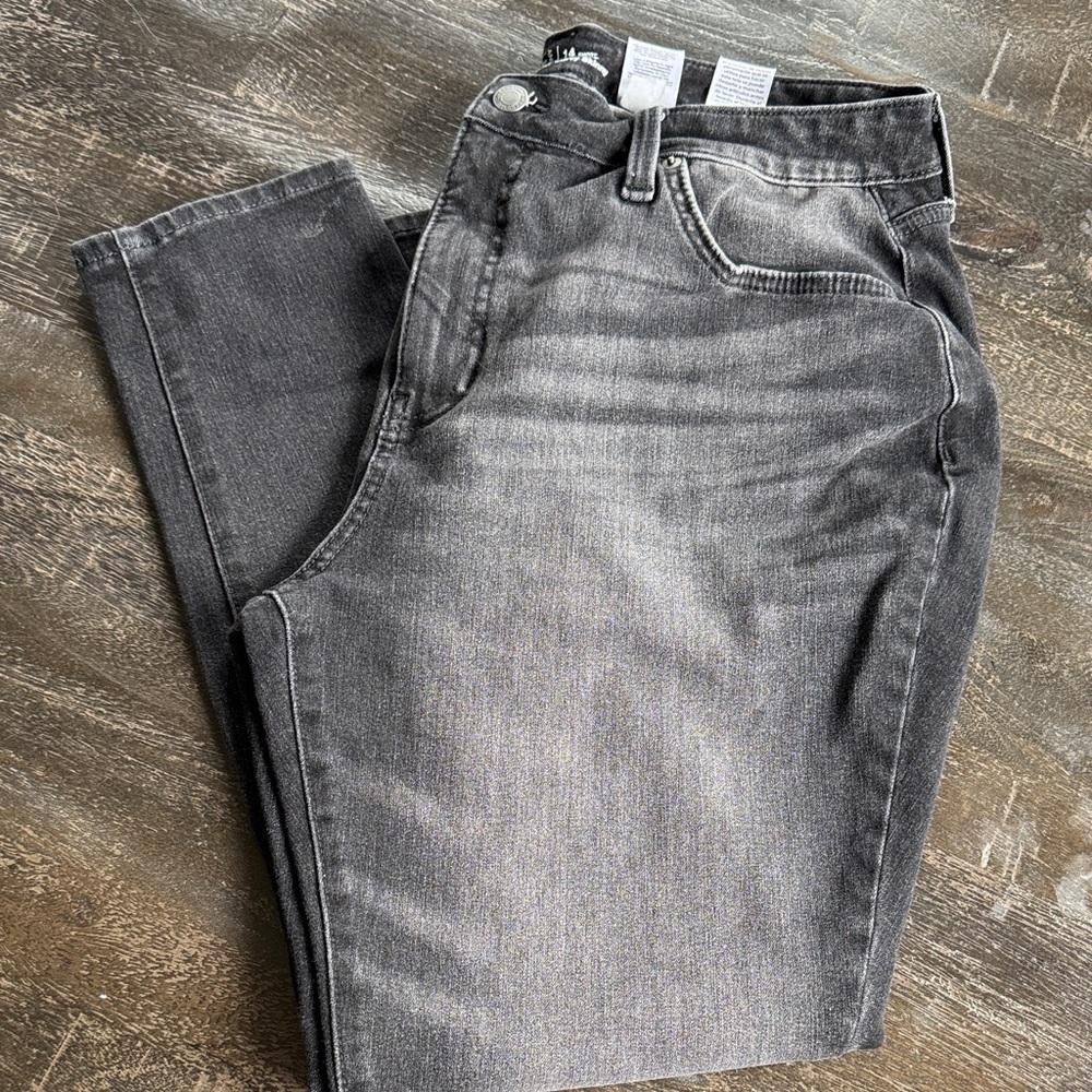 Time and Tru Women's Gray Skinny Jeans